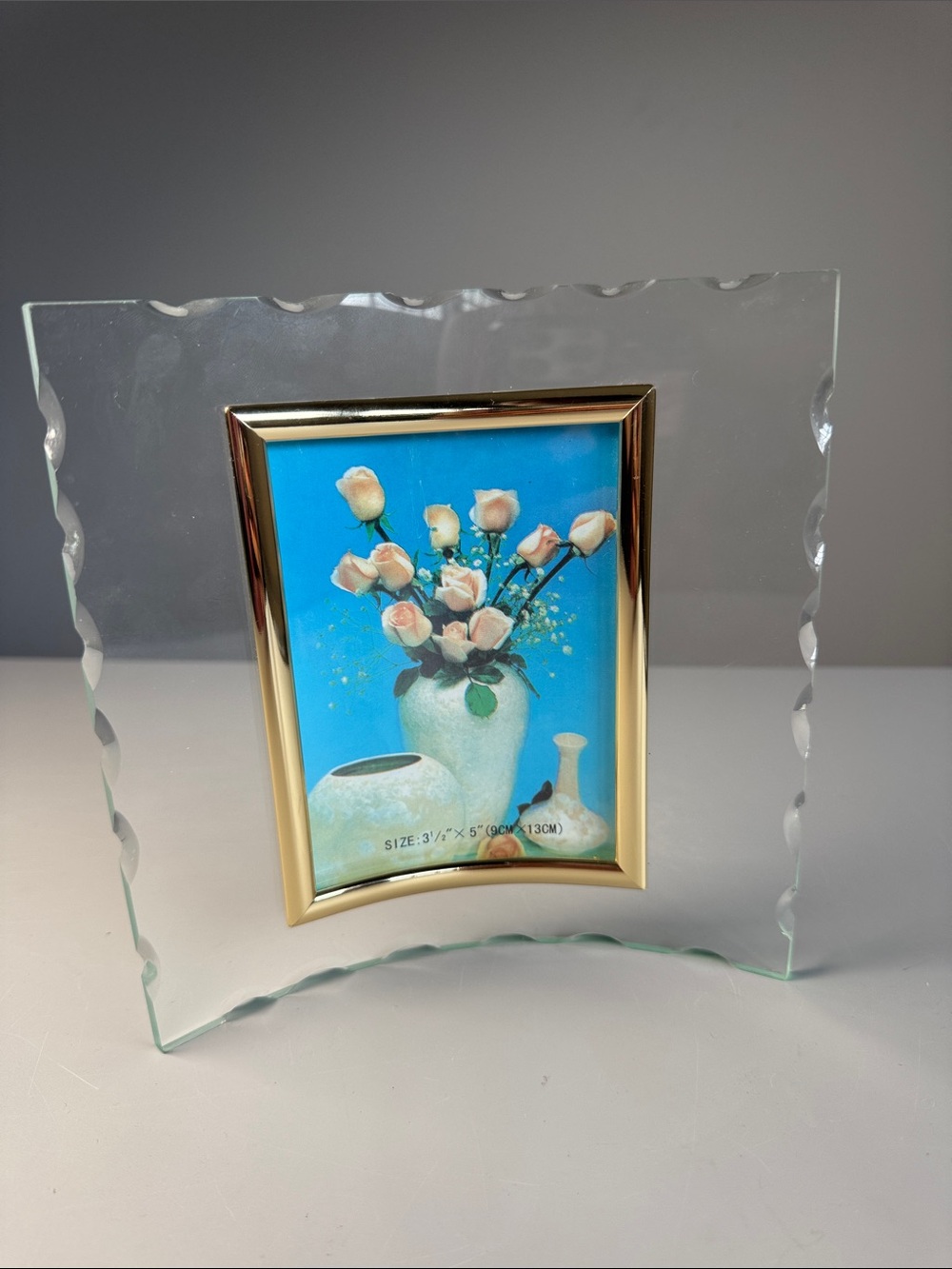 Vintage Curved Glass Photo Frame scalloped Edges Gold Color Trim Fits 3.5”x5”
